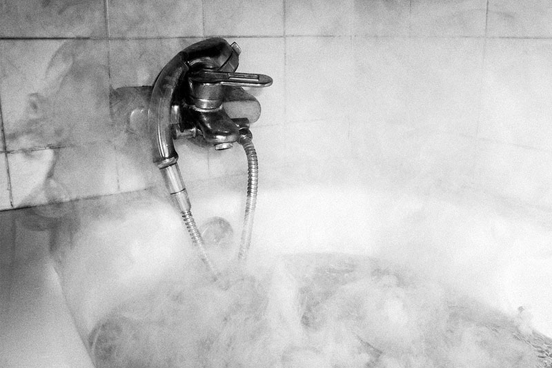 Чугунные ванны быстро нагреваются и долго держат тепло