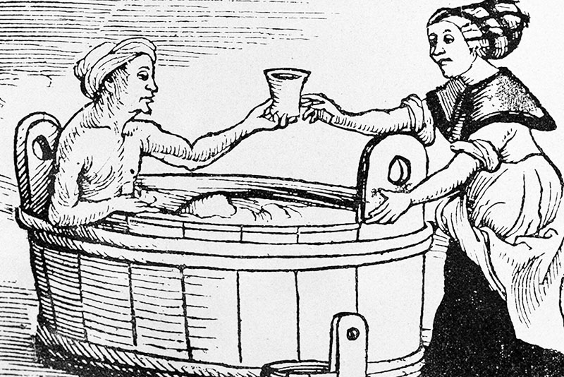 В Средневековье собственная ванна в доме была признаком благосостояния