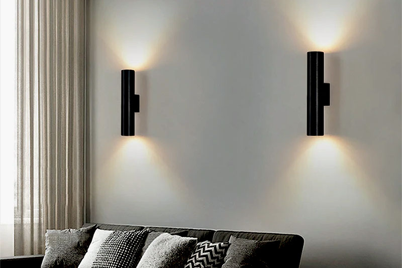 Модные настенные бра 2026 года – вверх-вниз