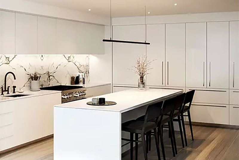 Кухня в стиле минимализм – белый цвет самый популярный