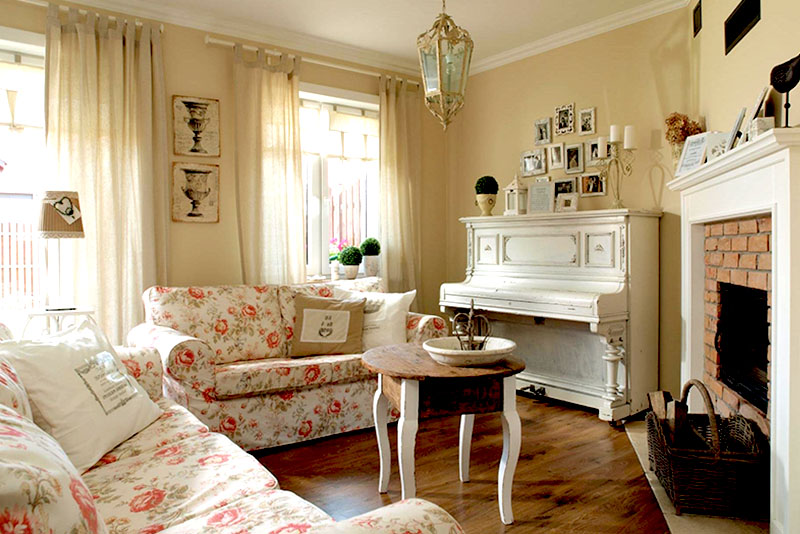 Основная палитра гостиной в стиле провансвсегда светлая – сливочный, молочный, серо-бежевый