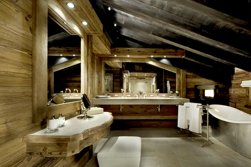 Ванная комната в стиле шале – подсветка по периметру зеркал