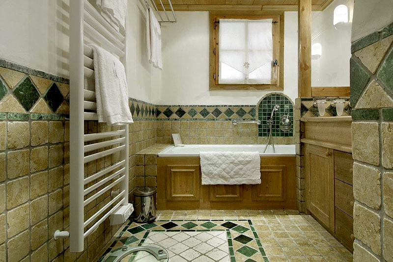 Ванная комната в стиле шале – природные оттенки и фактуры