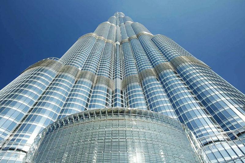 В самом высоком здании мира – Бурдж Халифа в Дубае – 24 348 окон