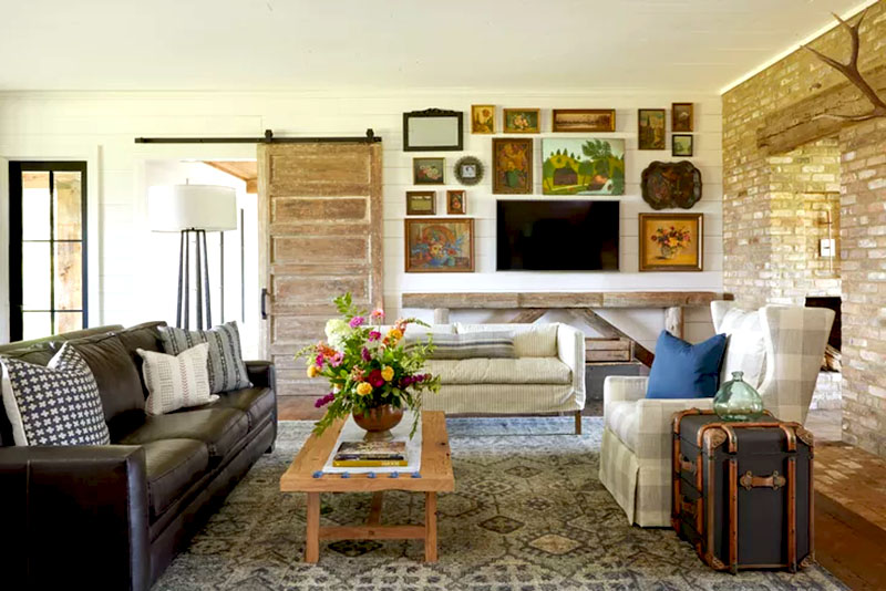 Гостиная в стиле кантри – аксессуары делают помещение по-настоящему живым