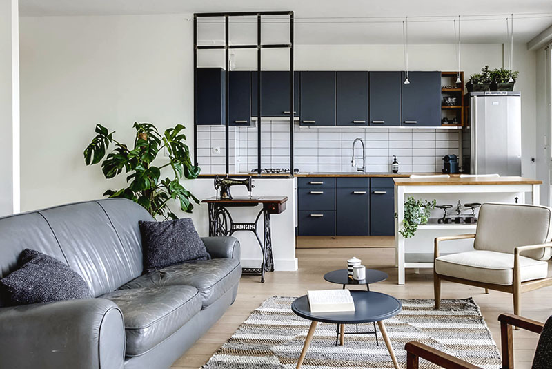 Кухня-гостиная в скандинавском стиле – современные напольные покрытия, имитирующие дерево